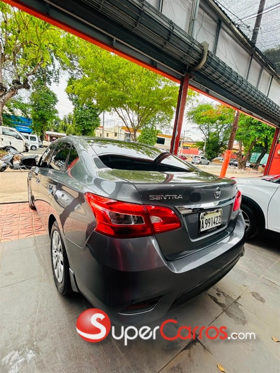 2016 Nissan Sentra SV — foto 8 / 11