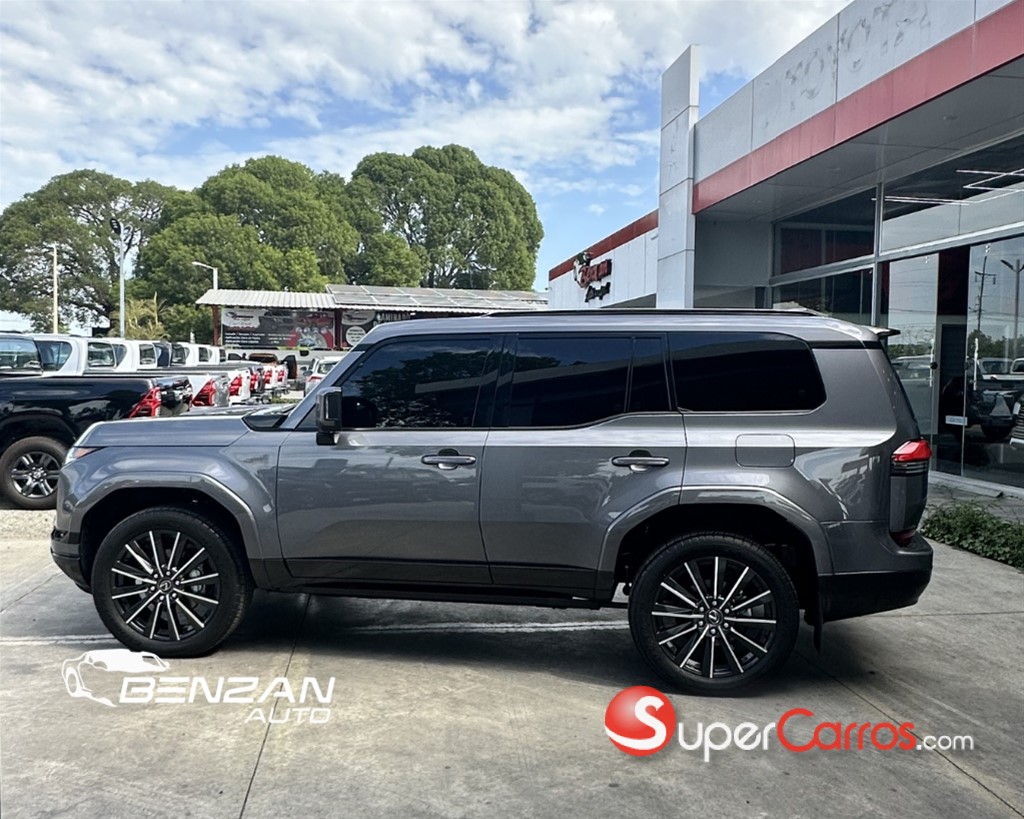 2026 Lexus GX 550 Luxury — foto 2 / 9