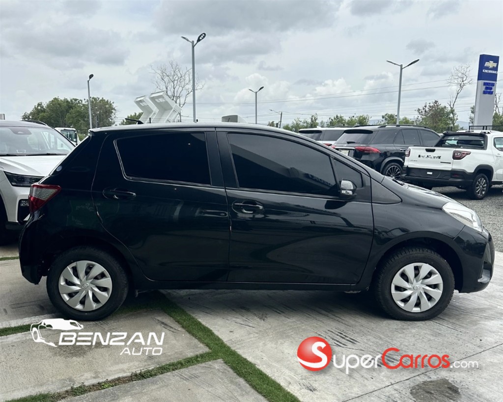 2019 Toyota VITZ — foto 4 / 10