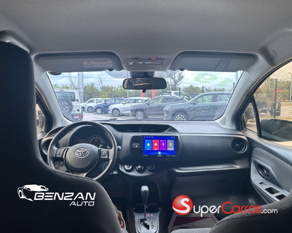 2019 Toyota VITZ — foto 8 / 10