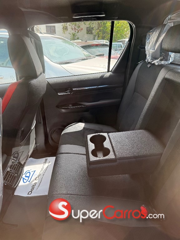 2026 Toyota Hilux GR Sport — foto 6 / 6