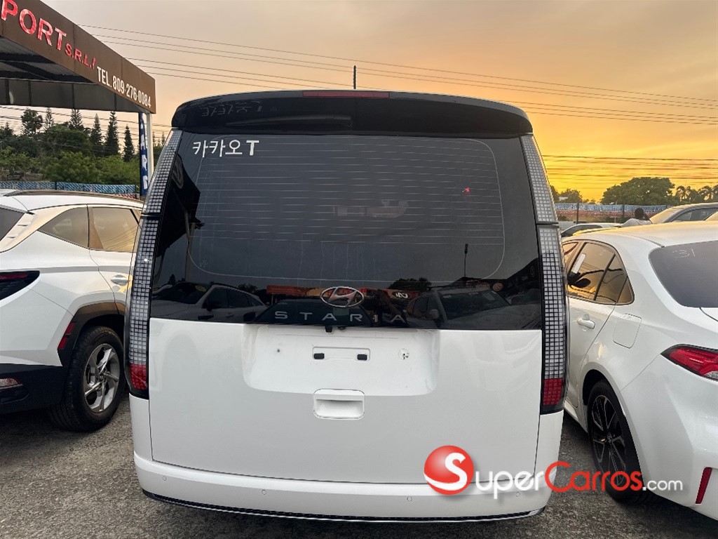2022 Hyundai Staria — foto 7 / 11