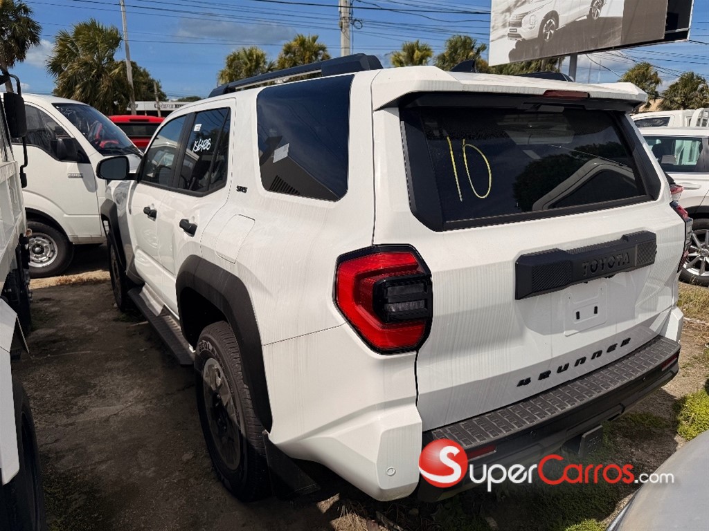 2026 Toyota 4 Runner SR5 — foto 4 / 4