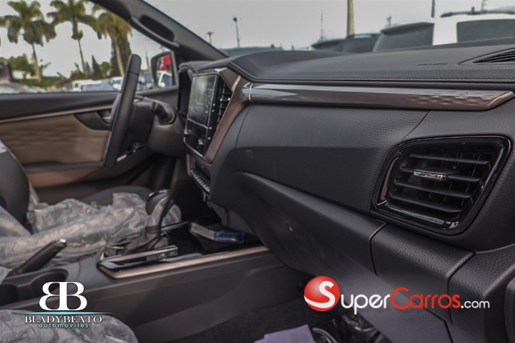 2027 Isuzu DMAX LSE — foto 4 / 12
