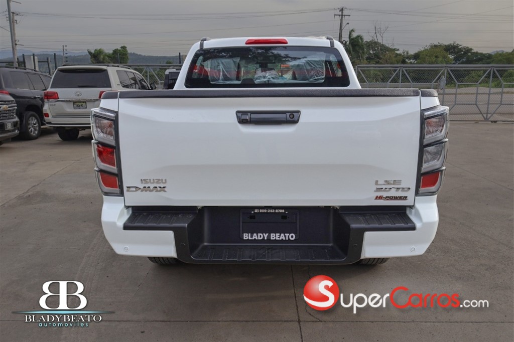 2027 Isuzu DMAX LSE — foto 9 / 12