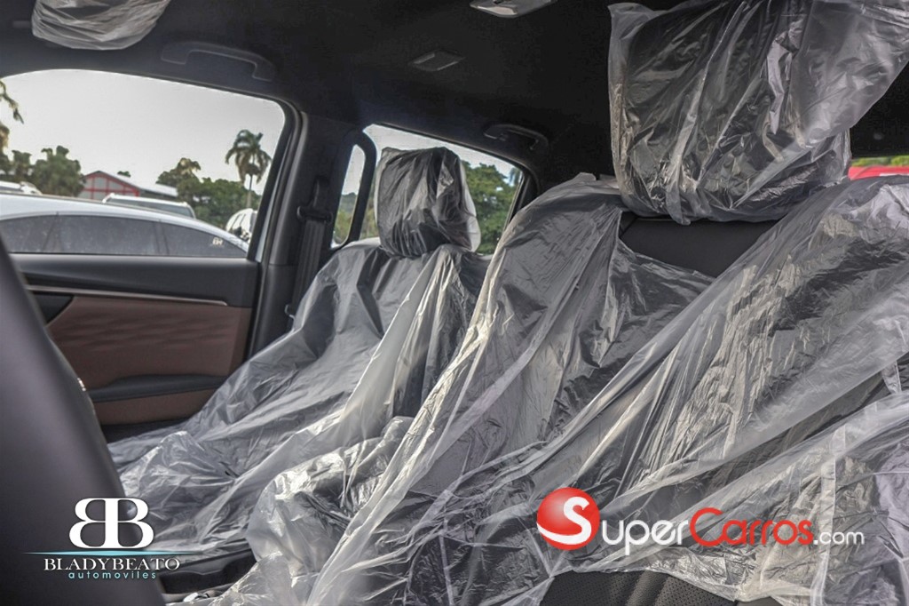 2027 Isuzu DMAX LSE — foto 10 / 12