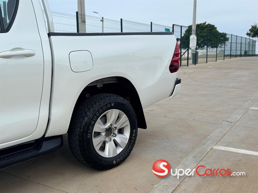 2023 Toyota Hilux 2.4 — foto 5 / 12