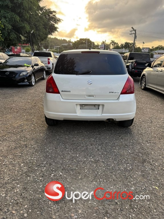 2007 Suzuki Swift — foto 4 / 7
