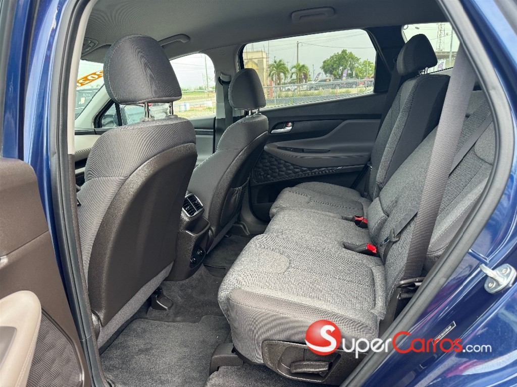 2020 Hyundai Santa Fe SE — foto 7 / 10