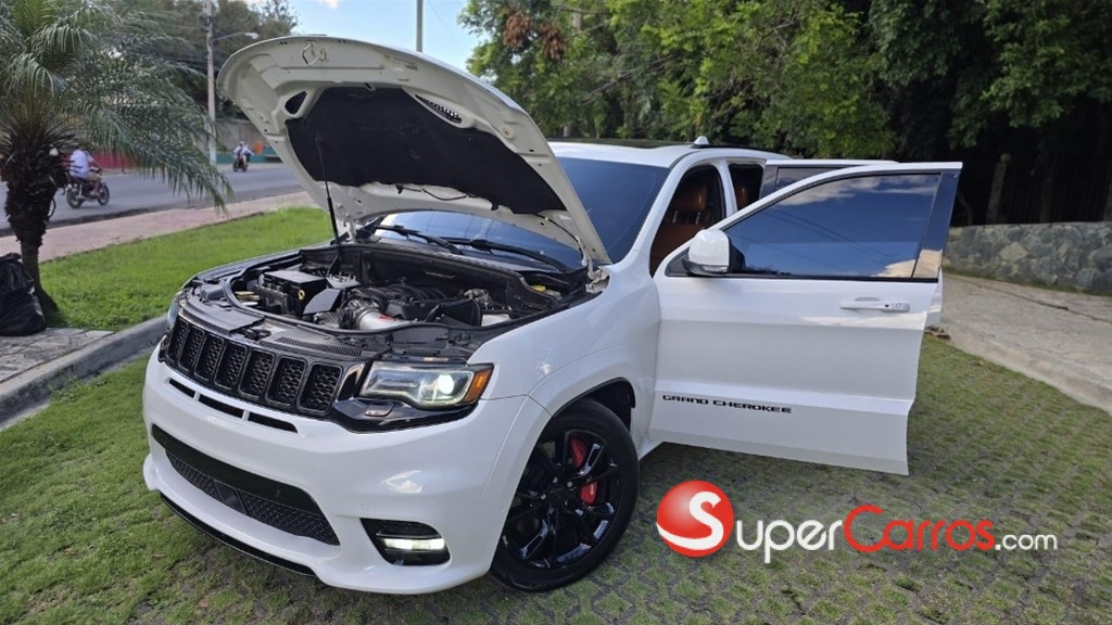 2016 Jeep Grand Cherokee SRT8 — foto 3 / 12