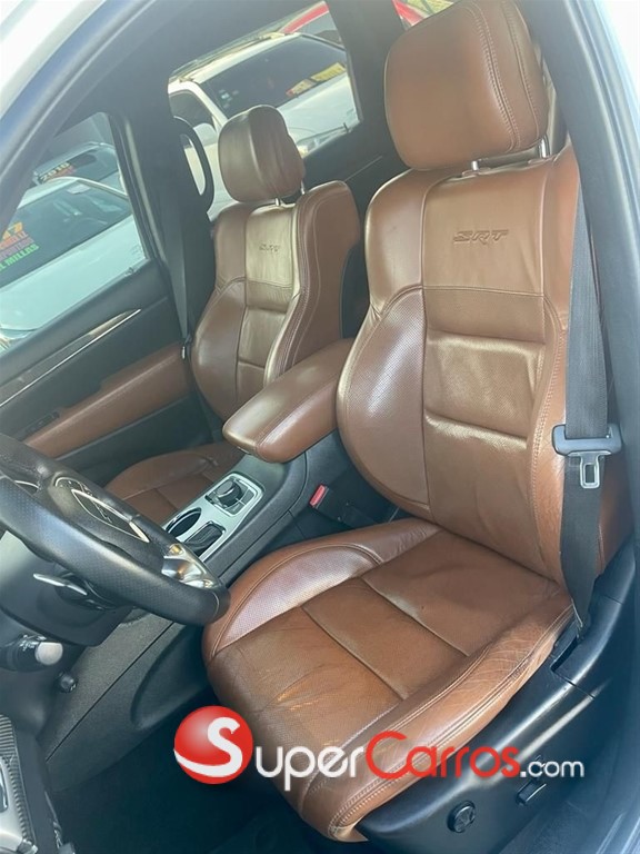 2016 Jeep Grand Cherokee SRT8 — foto 5 / 12