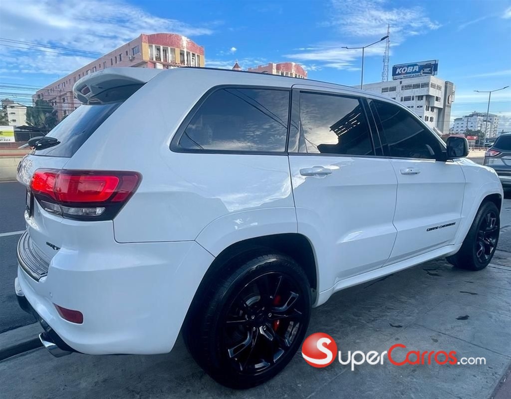 2016 Jeep Grand Cherokee SRT8 — foto 7 / 12