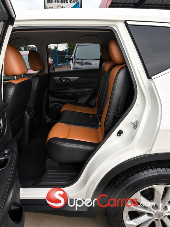 2015 Nissan X-Trail — foto 8 / 12