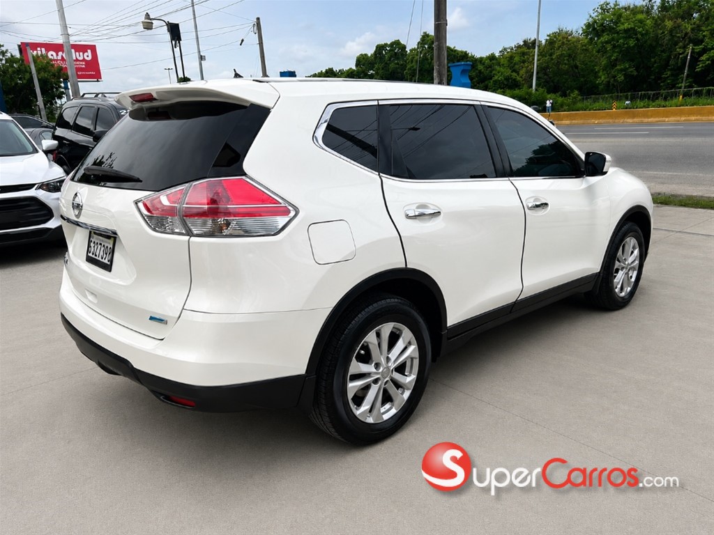2015 Nissan Rogue — foto 6 / 12