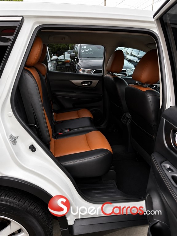 2015 Nissan Rogue — foto 11 / 12