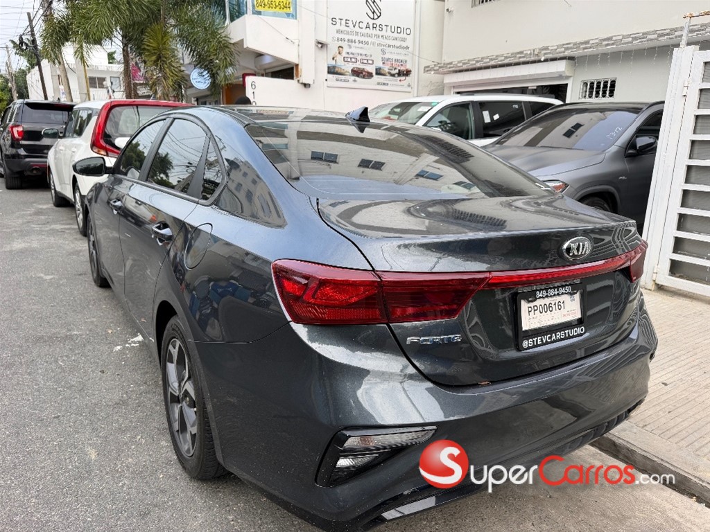 2021 Kia Forte — foto 2 / 9