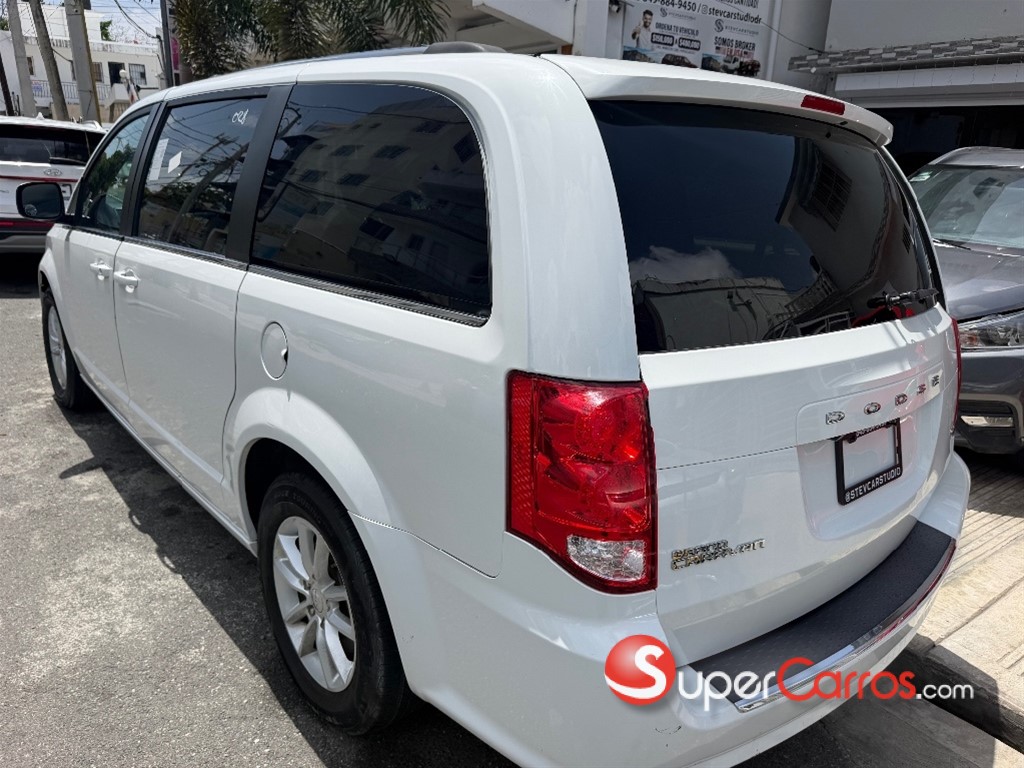 2020 Dodge Grand Caravan SXT — foto 2 / 10