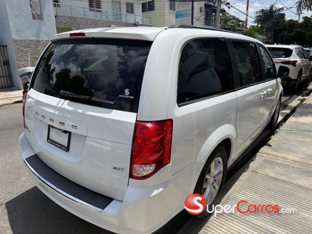 2020 Dodge Grand Caravan SXT — foto 4 / 10