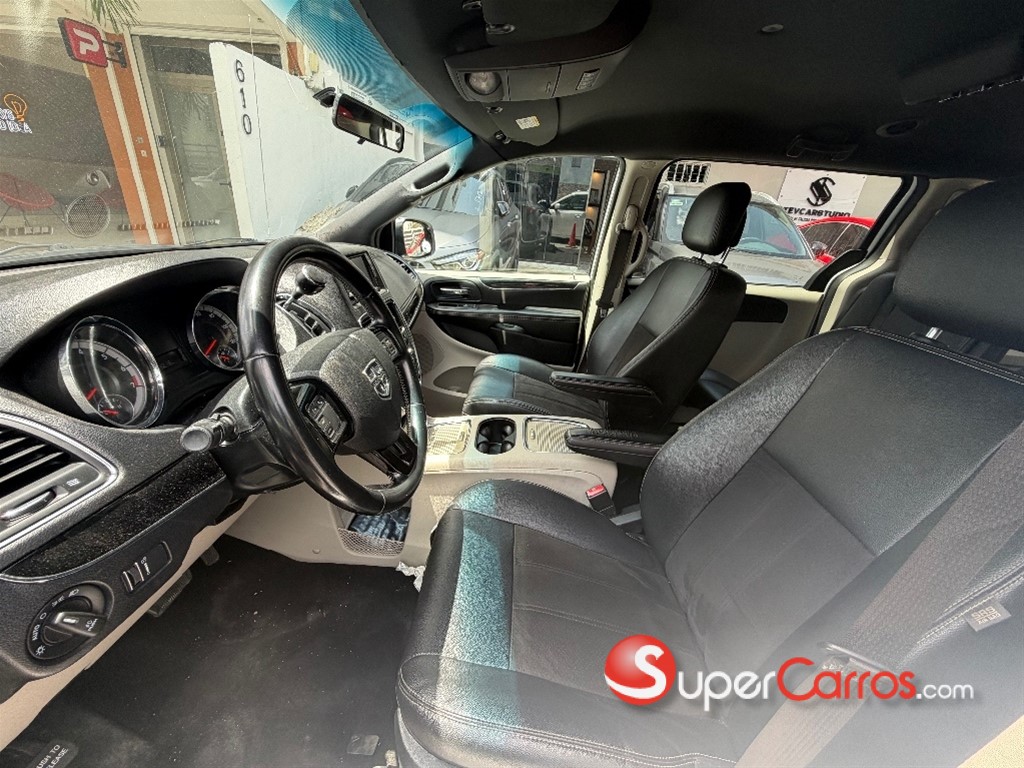 2020 Dodge Grand Caravan SXT — foto 6 / 10