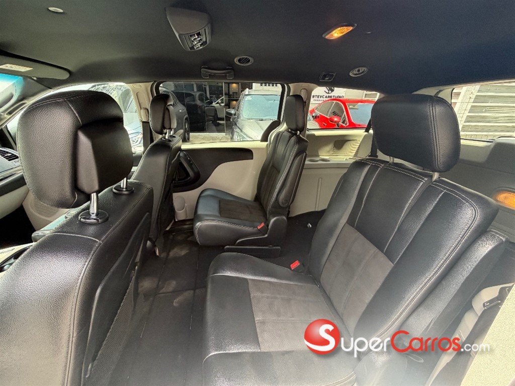 2020 Dodge Grand Caravan SXT — foto 7 / 10