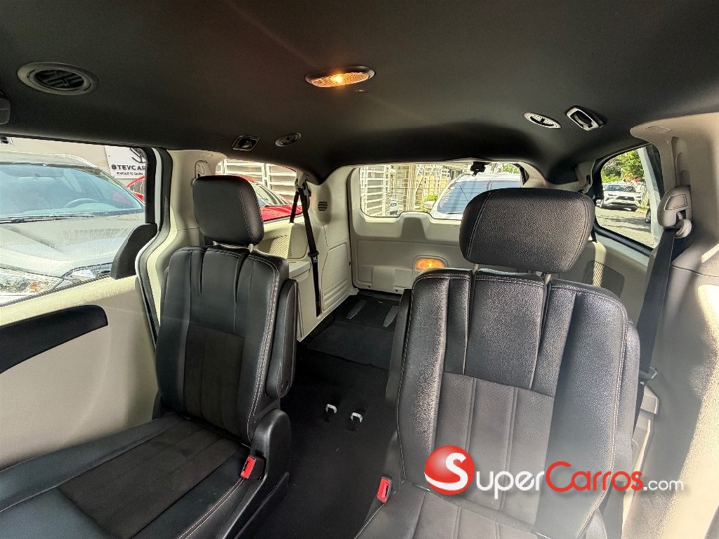 2020 Dodge Grand Caravan SXT — foto 8 / 10