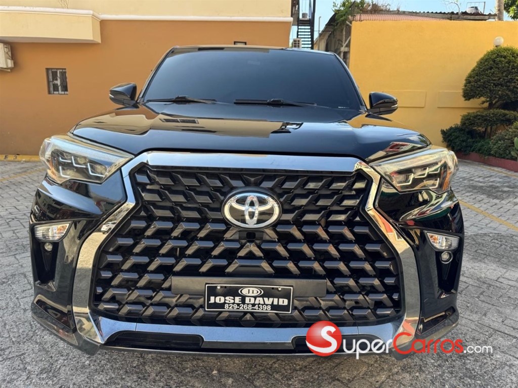 2017 Toyota 4 Runner SR5 — foto 2 / 12