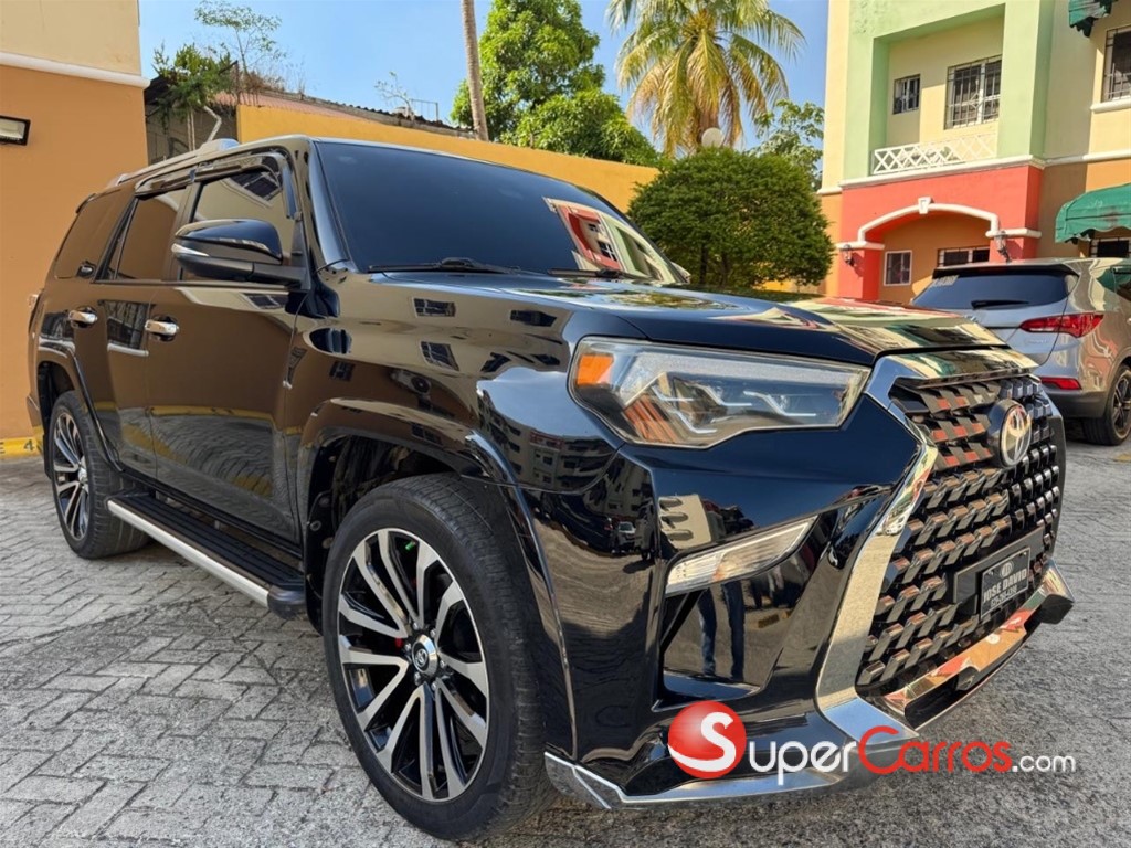2017 Toyota 4 Runner SR5 — foto 3 / 12