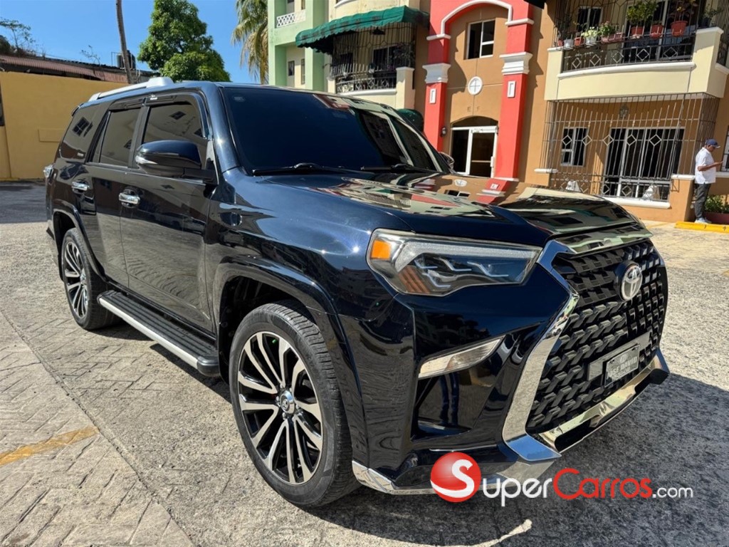 2017 Toyota 4 Runner SR5 — foto 4 / 12