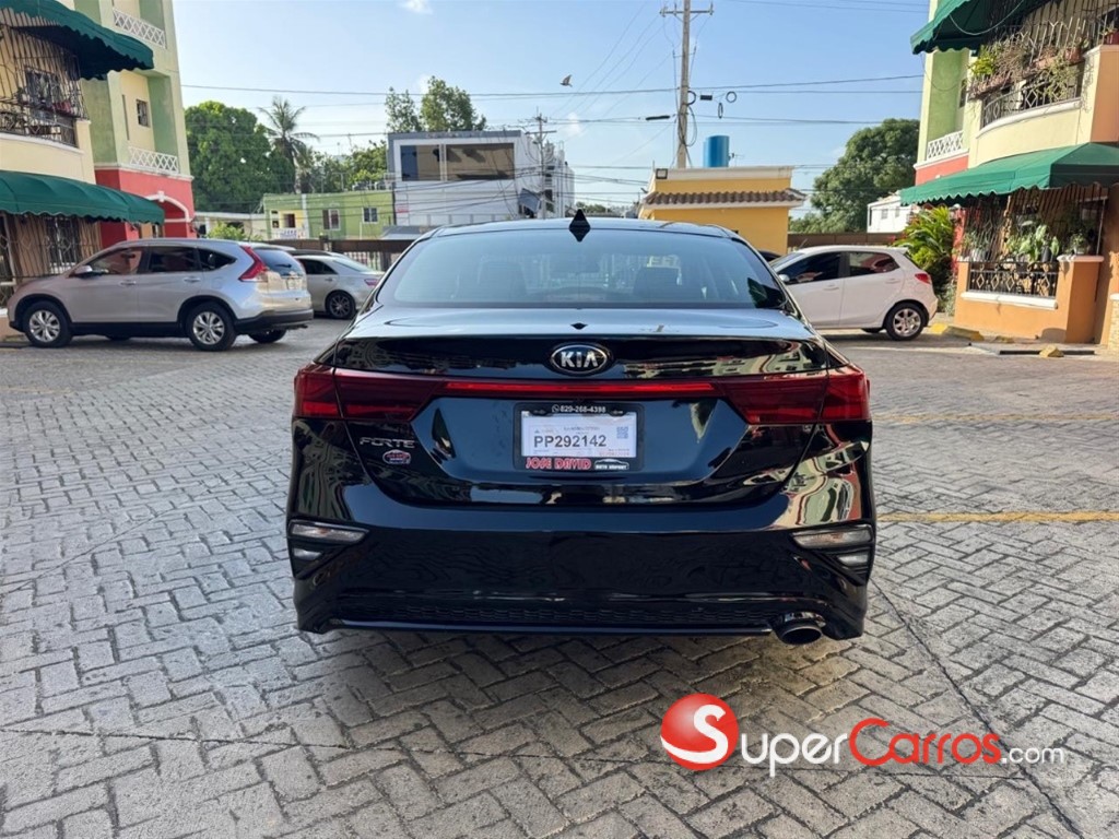 2020 Kia Force — foto 8 / 12