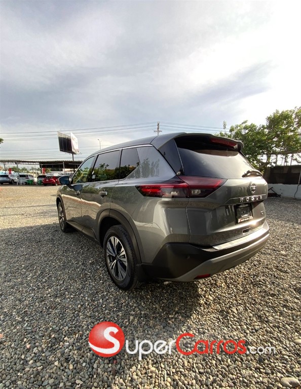 2021 Nissan Rogue SV — foto 3 / 10