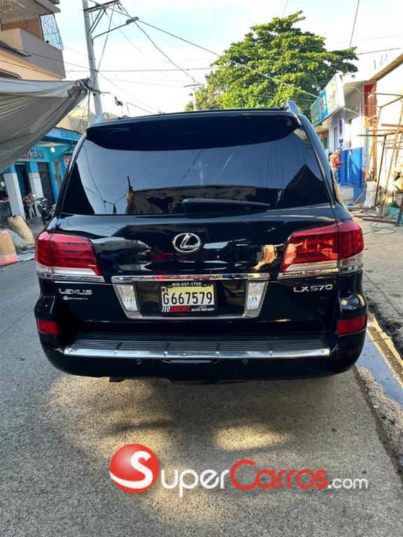 2013 Lexus LX 570 — foto 4 / 7