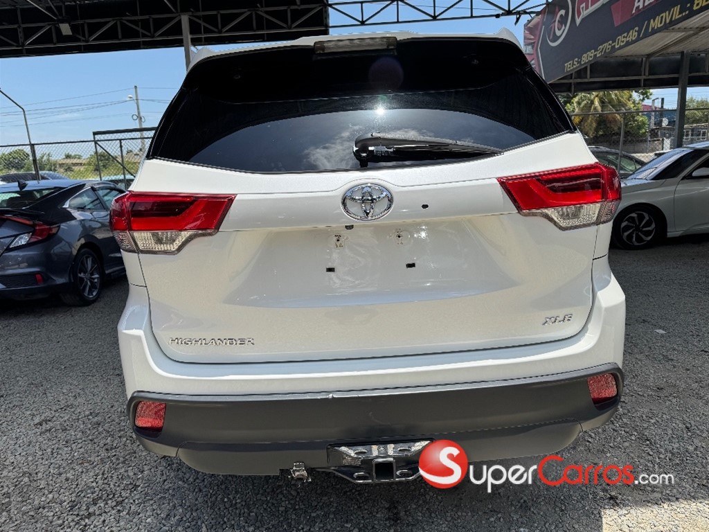 2018 Toyota Highlander XLE — foto 3 / 12