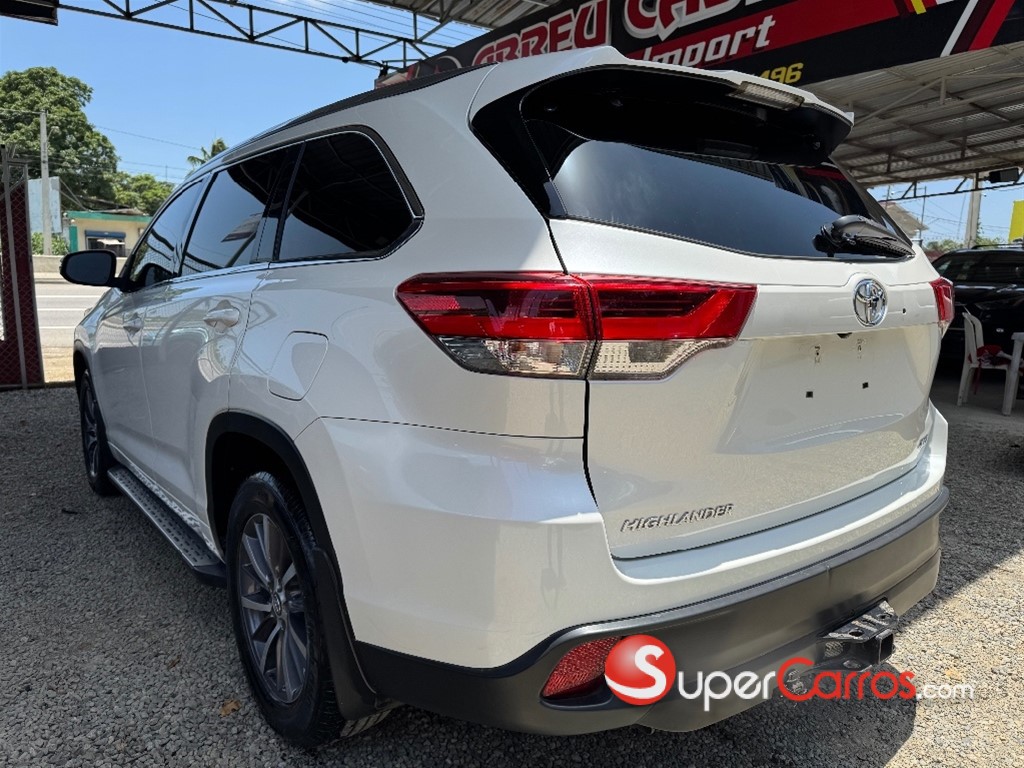 2018 Toyota Highlander XLE — foto 4 / 12