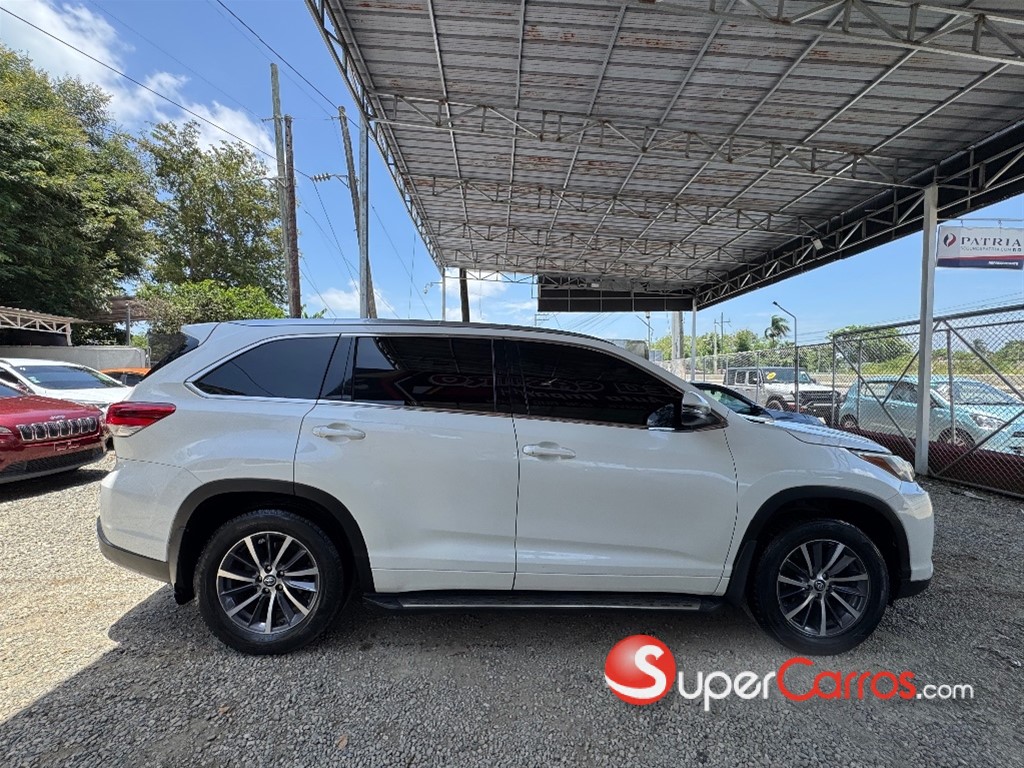 2018 Toyota Highlander XLE — foto 6 / 12
