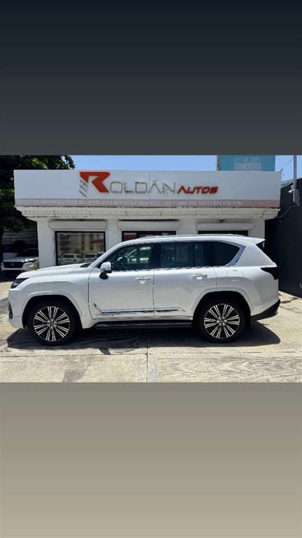 2027 Lexus LX 700 VIP