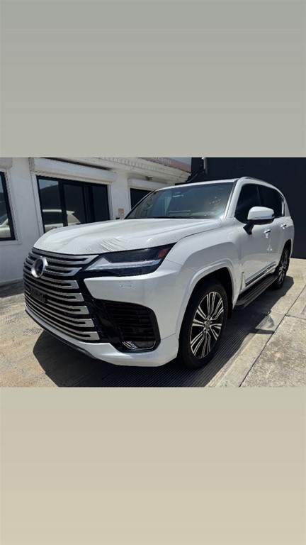 2027 Lexus LX 700 VIP — foto 2 / 12