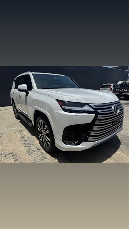 2027 Lexus LX 700 VIP — foto 4 / 12