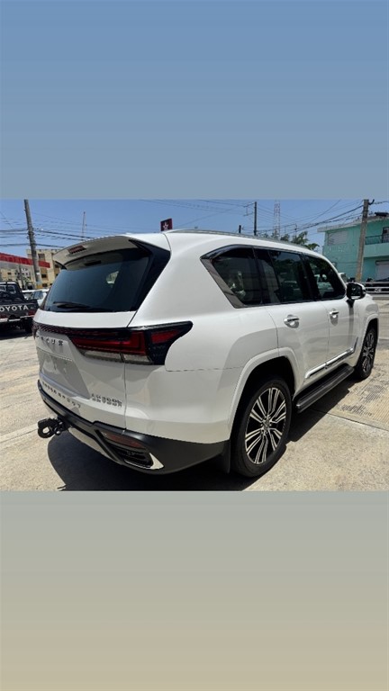 2027 Lexus LX 700 VIP — foto 5 / 12