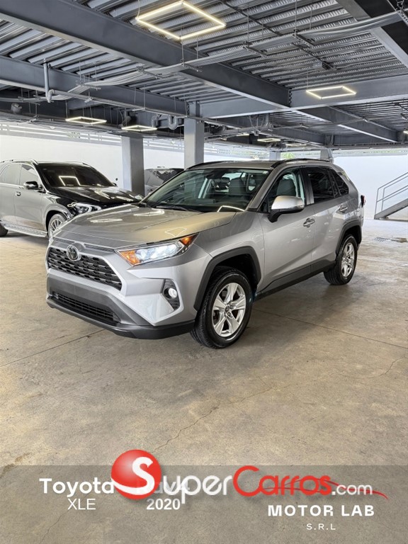 2020 Toyota RAV4 XLE