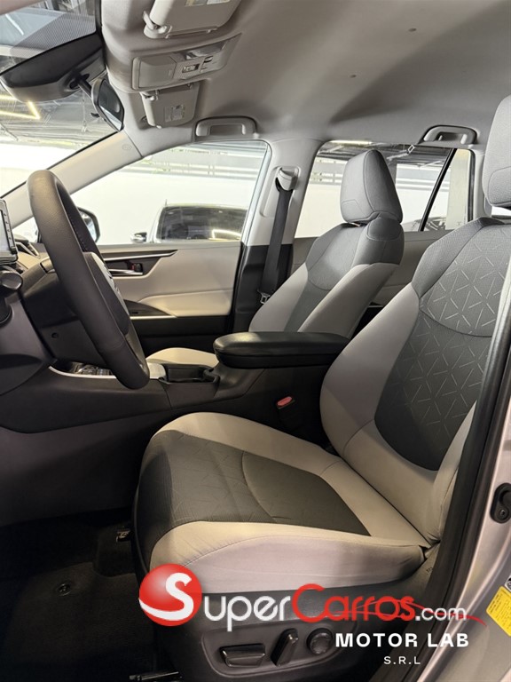 2020 Toyota RAV4 XLE — foto 5 / 8