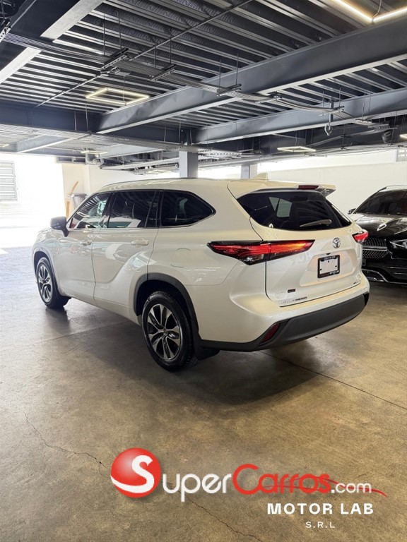 2020 Toyota Highlander XLE — foto 2 / 9