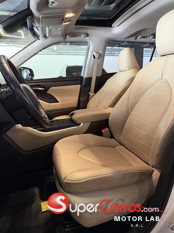 2020 Toyota Highlander XLE — foto 5 / 9