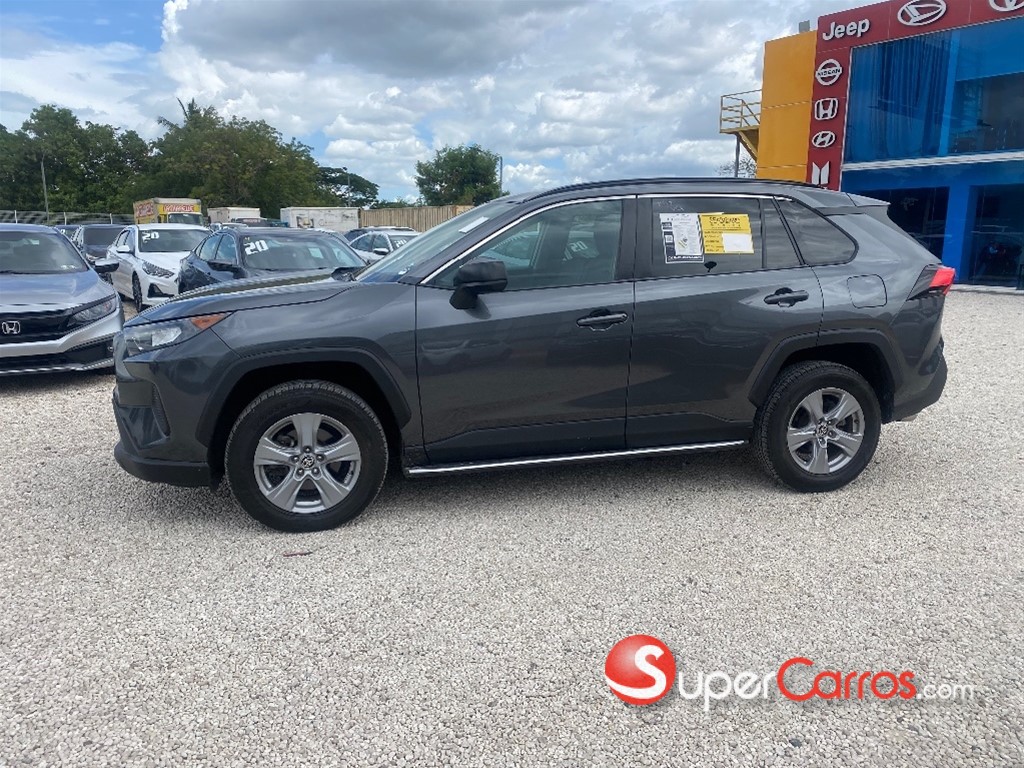 2020 Toyota RAV4 LE — foto 4 / 11