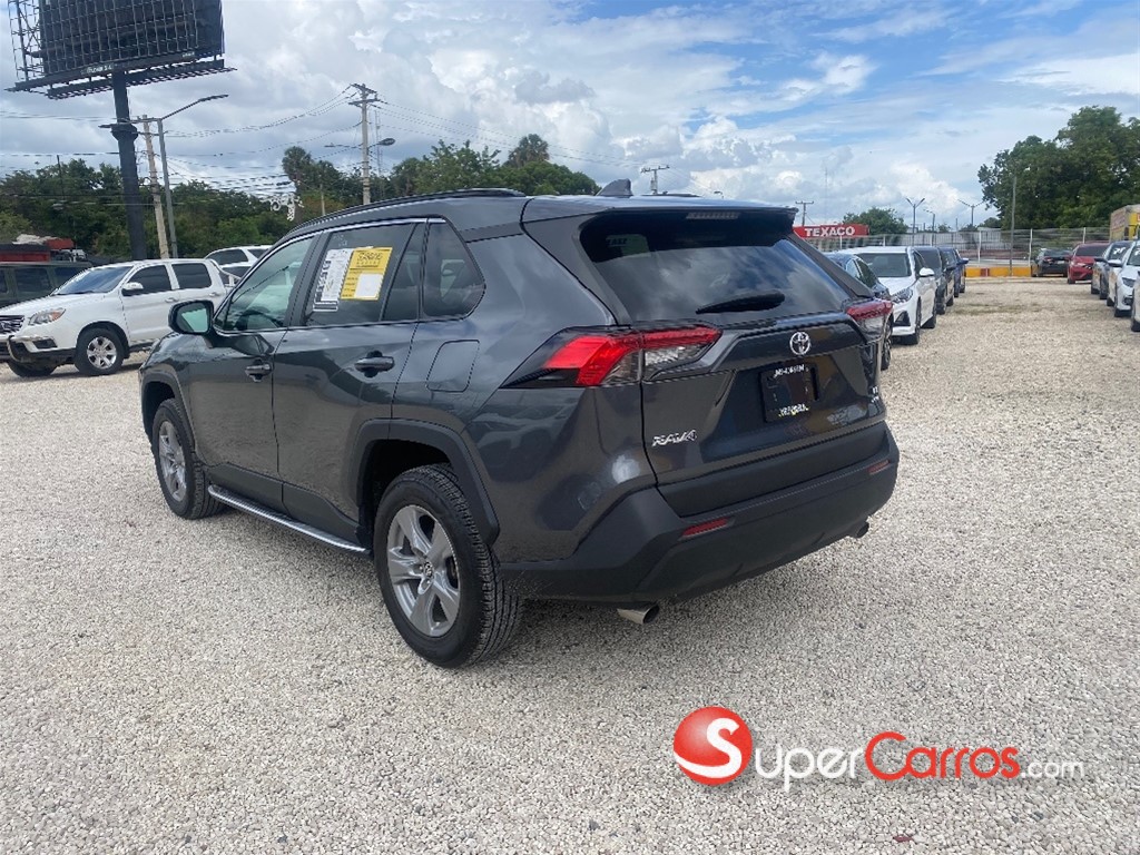 2020 Toyota RAV4 LE — foto 5 / 11