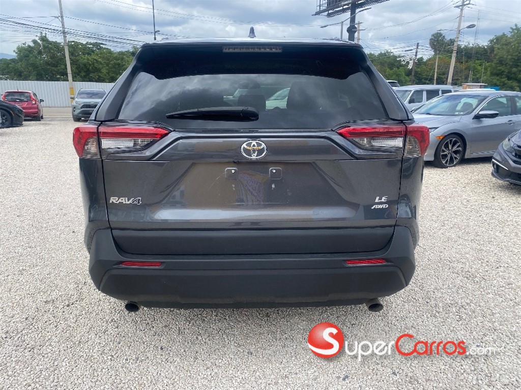 2020 Toyota RAV4 LE — foto 6 / 11