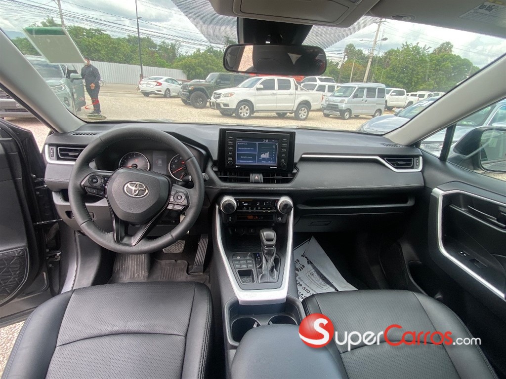 2020 Toyota RAV4 LE — foto 10 / 11