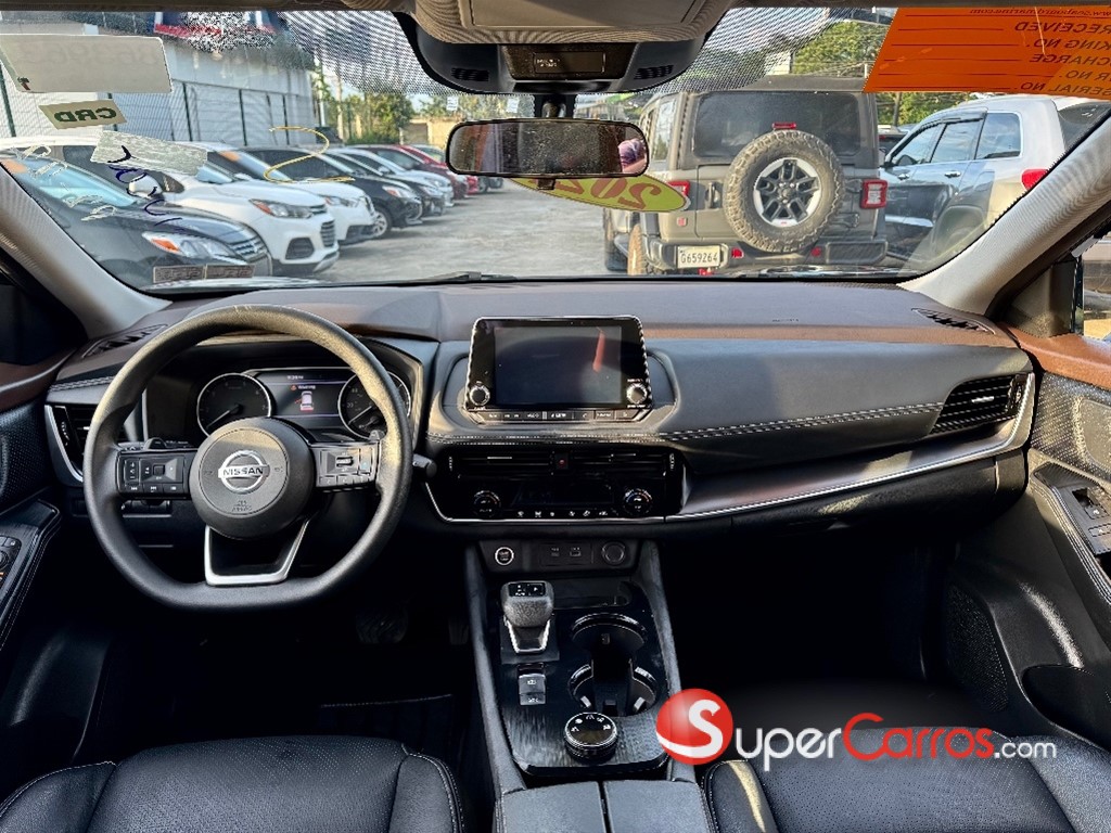 2021 Nissan Rogue SV — foto 6 / 12