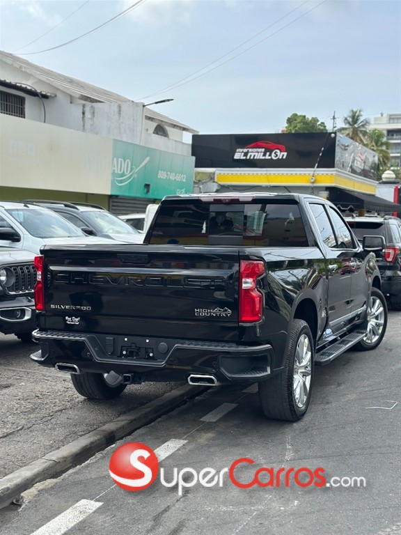 2023 Chevrolet Silverado High Country Duramax — foto 4 / 12