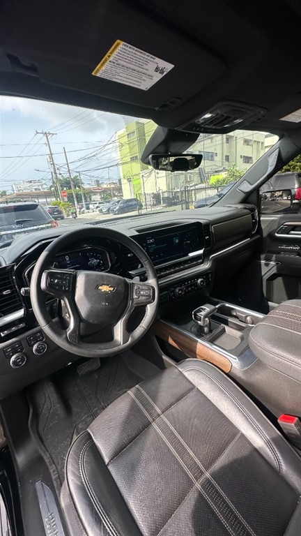 2023 Chevrolet Silverado High Country Duramax — foto 10 / 12