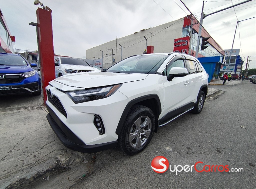 2023 Toyota RAV4 LE